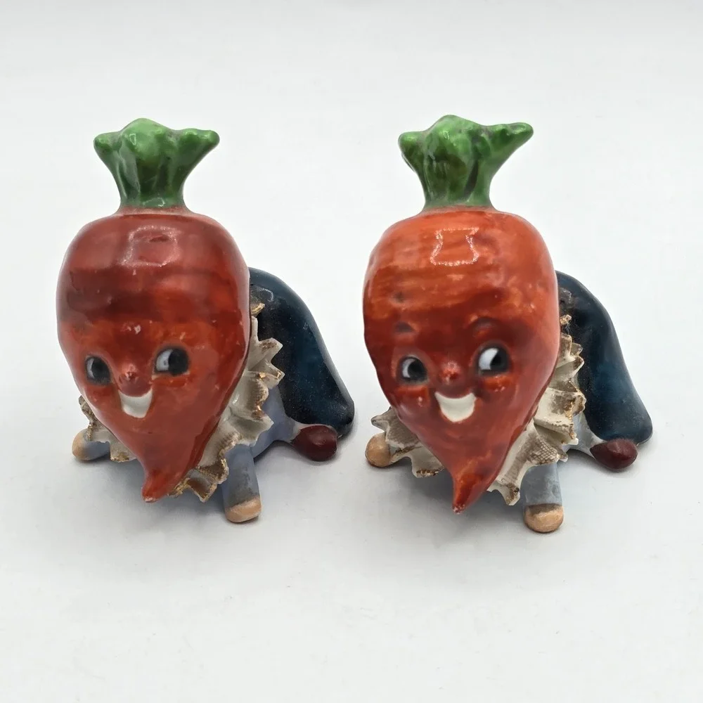 Anthropomorphic Carrot Heads Vintage Salt & Pepper Set